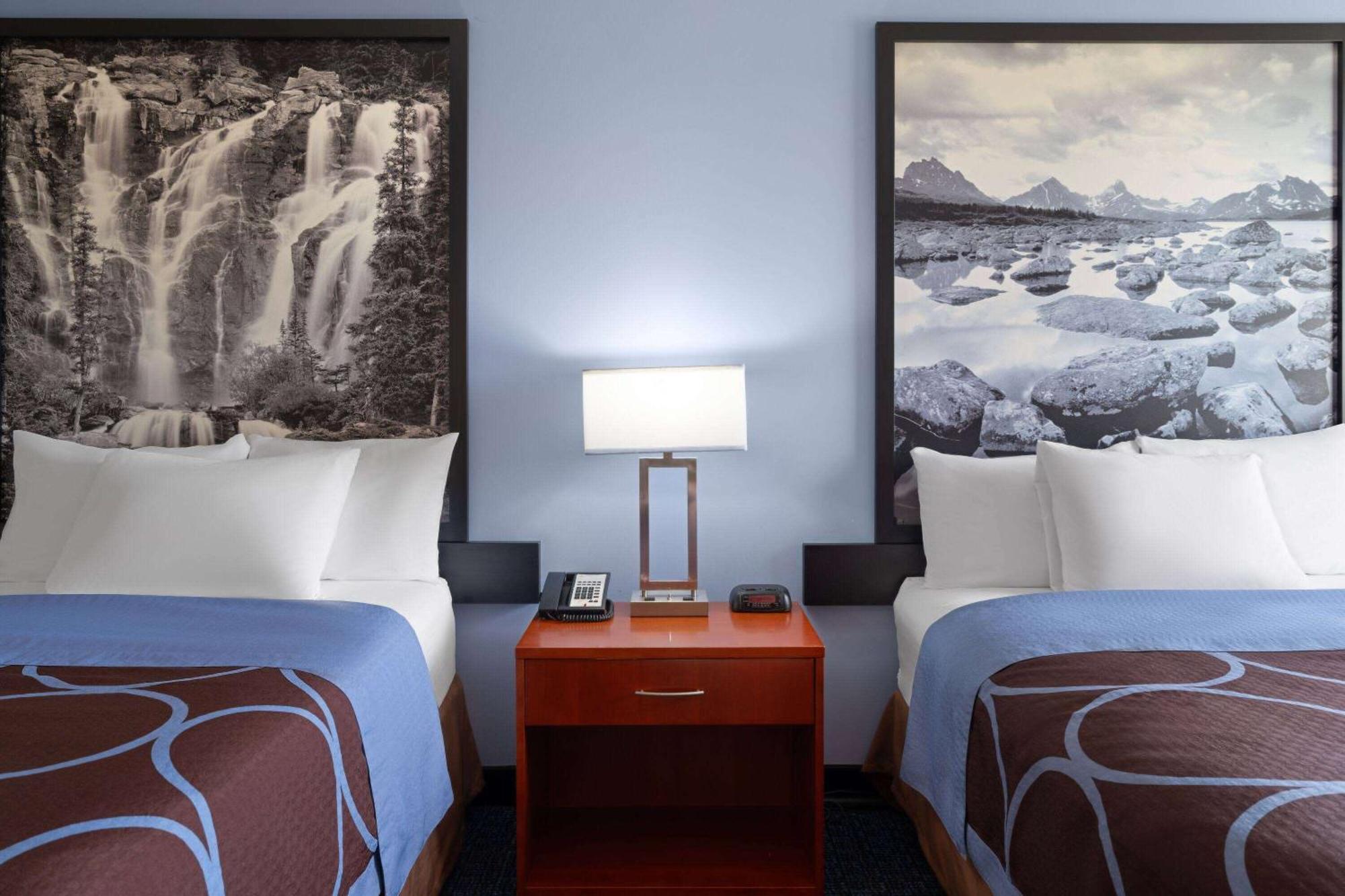 ซูเปอร์ 8 บาย วินด์แฮม เชอร์วูด พาร์ค/เอ็ดมันตัน แอเรีย Hotel ภายนอก รูปภาพ