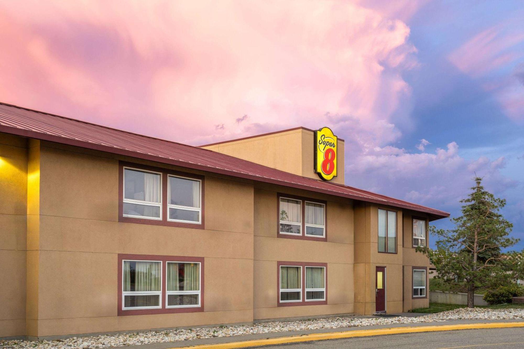 ซูเปอร์ 8 บาย วินด์แฮม เชอร์วูด พาร์ค/เอ็ดมันตัน แอเรีย Hotel ภายนอก รูปภาพ